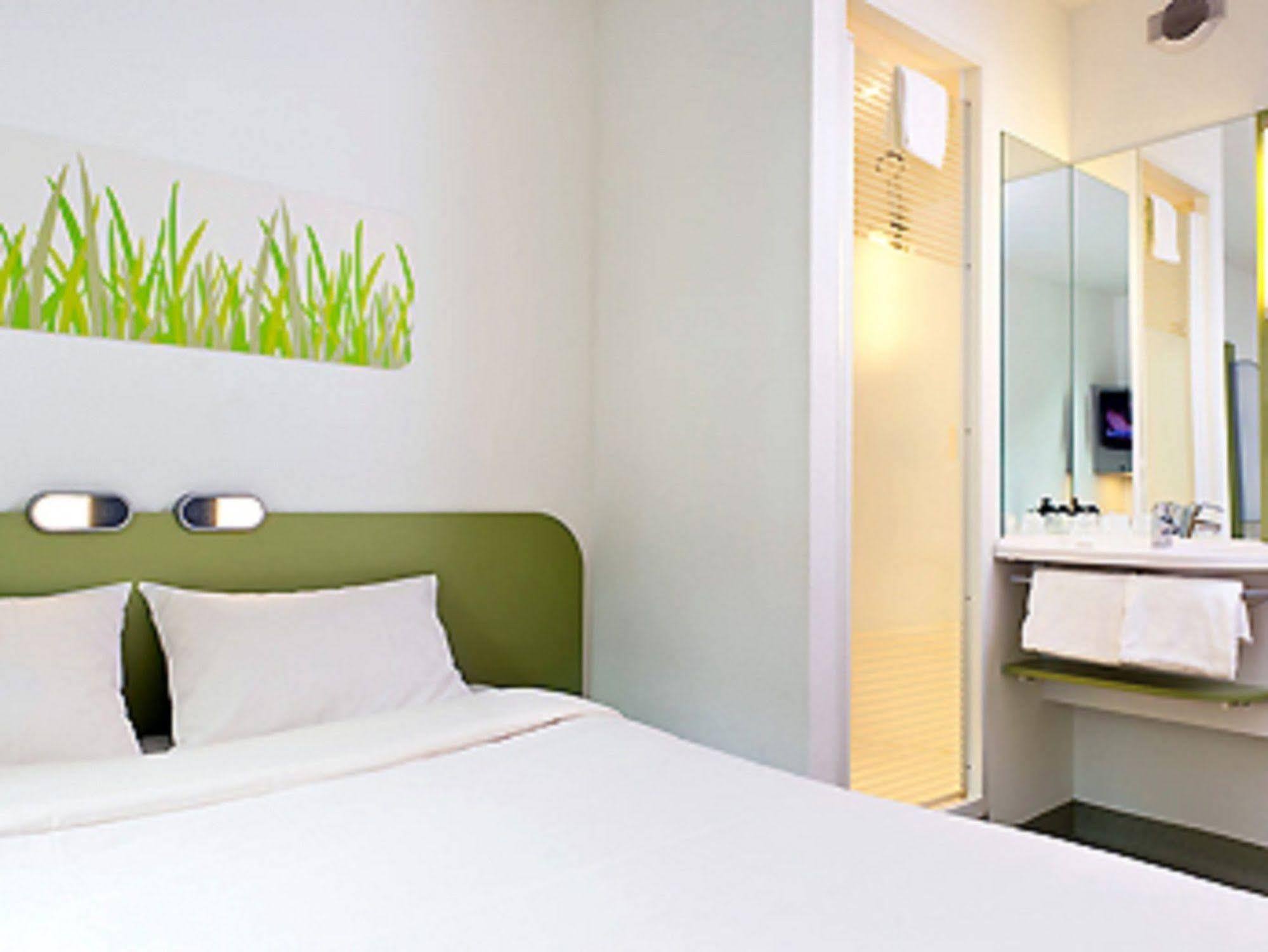 Ibis Budget Brignoles Provence Εξωτερικό φωτογραφία